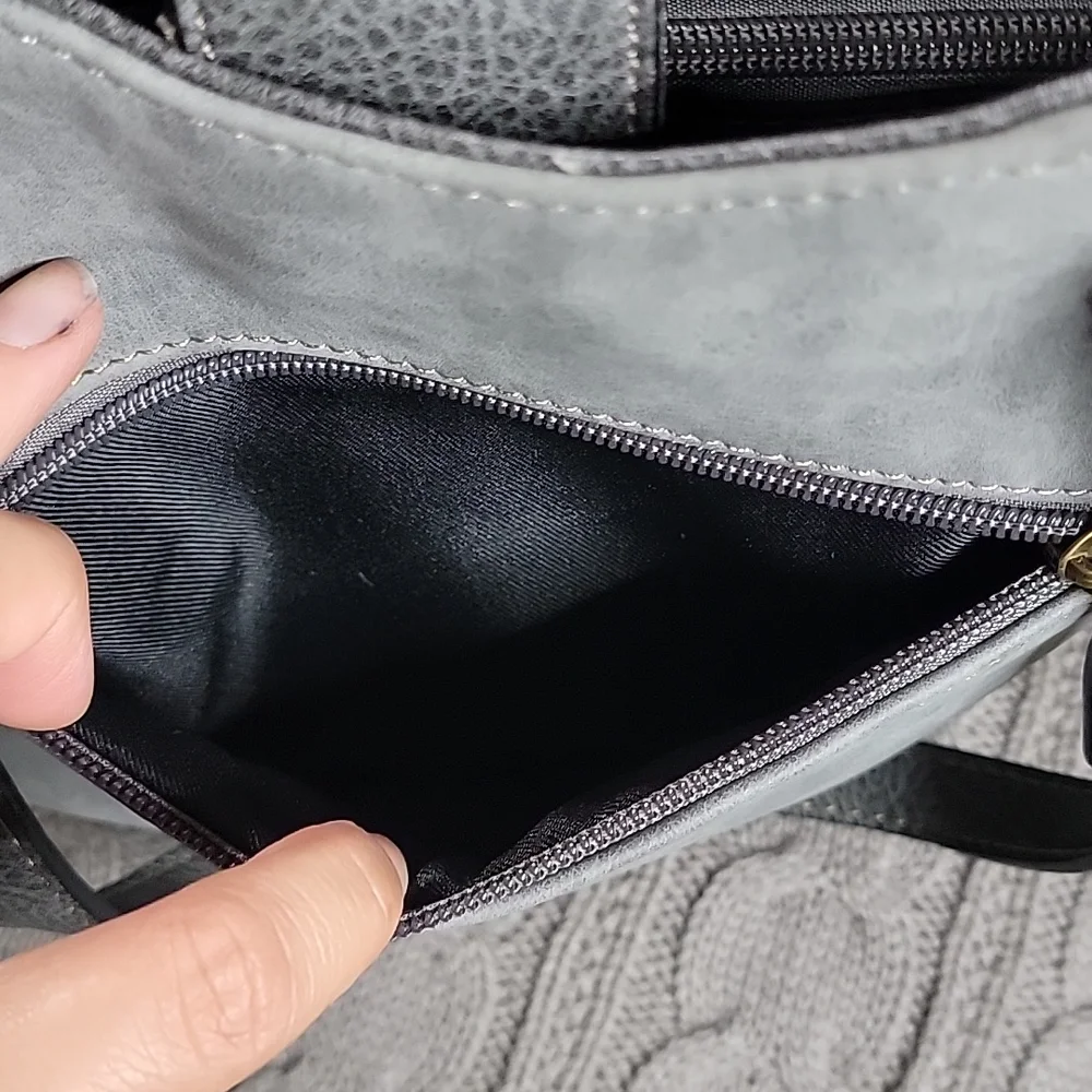 New Concept Oakley Wipstitch Gray Bag - Picture 5 of 11